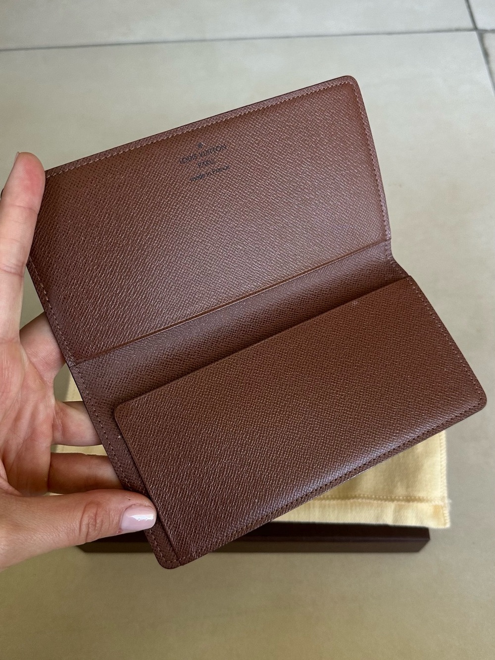 Louis Vuitton Monogram Checkbook - Picture 3 of 12